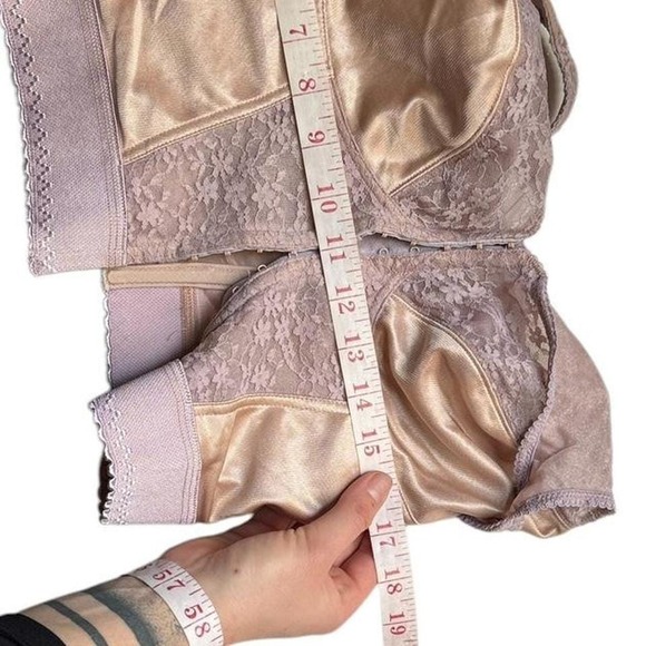 Vintage light pink lace tanktop-bra retro lingerie coquette cottage core vibes - Picture 5 of 7